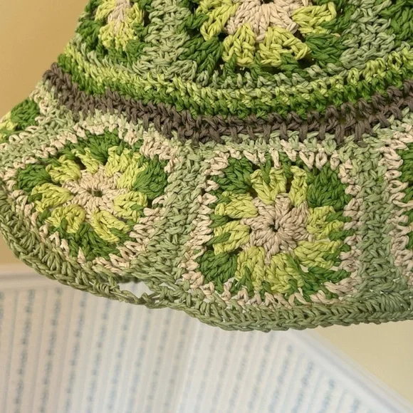 Steve Madden Green Crochet Hat - Picture 5 of 6